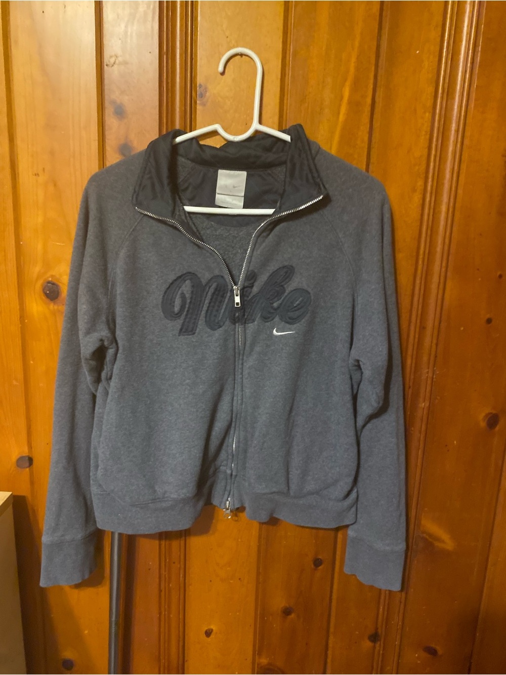 Vintage Y2K Nike Women's Gray Full-Zip Jacket